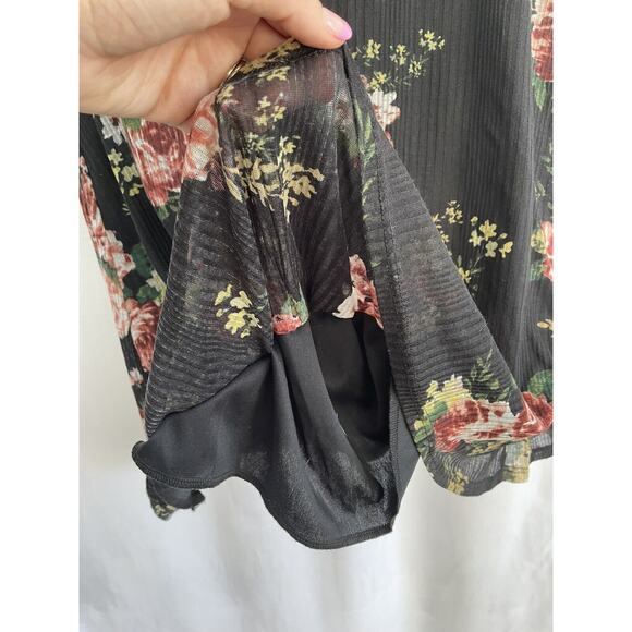 NWT Francesca's Trixxi Black Floral Soft Keyhole Shift Dress Womens Size Medium - Picture 8 of 12